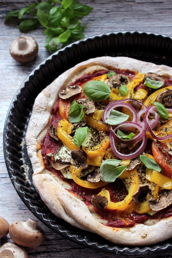 vegan veganistische pizza recept seizoensgroenten augustus